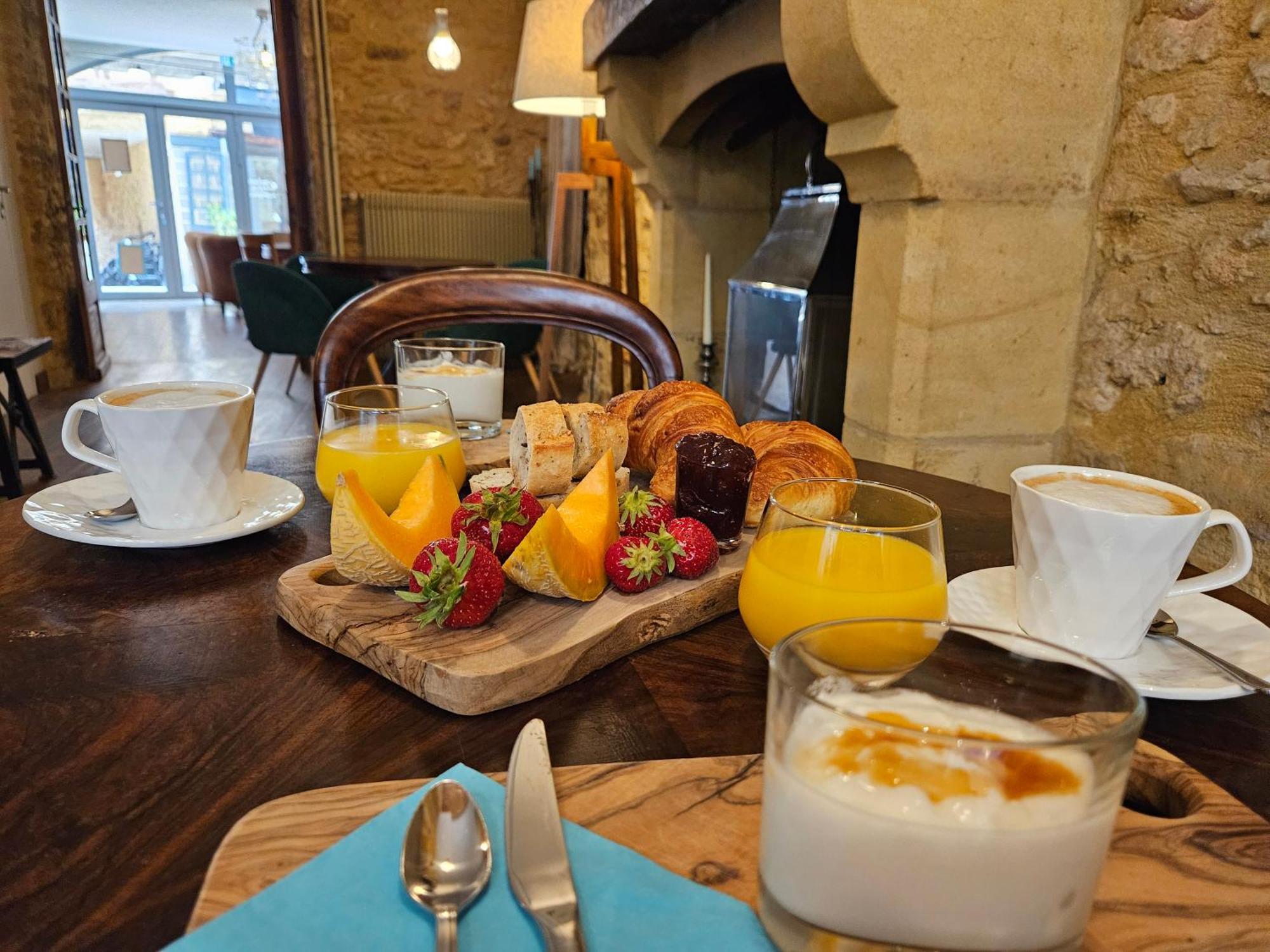 Planches Et Plonk Acomodação com café da manhã Belvès Exterior foto
